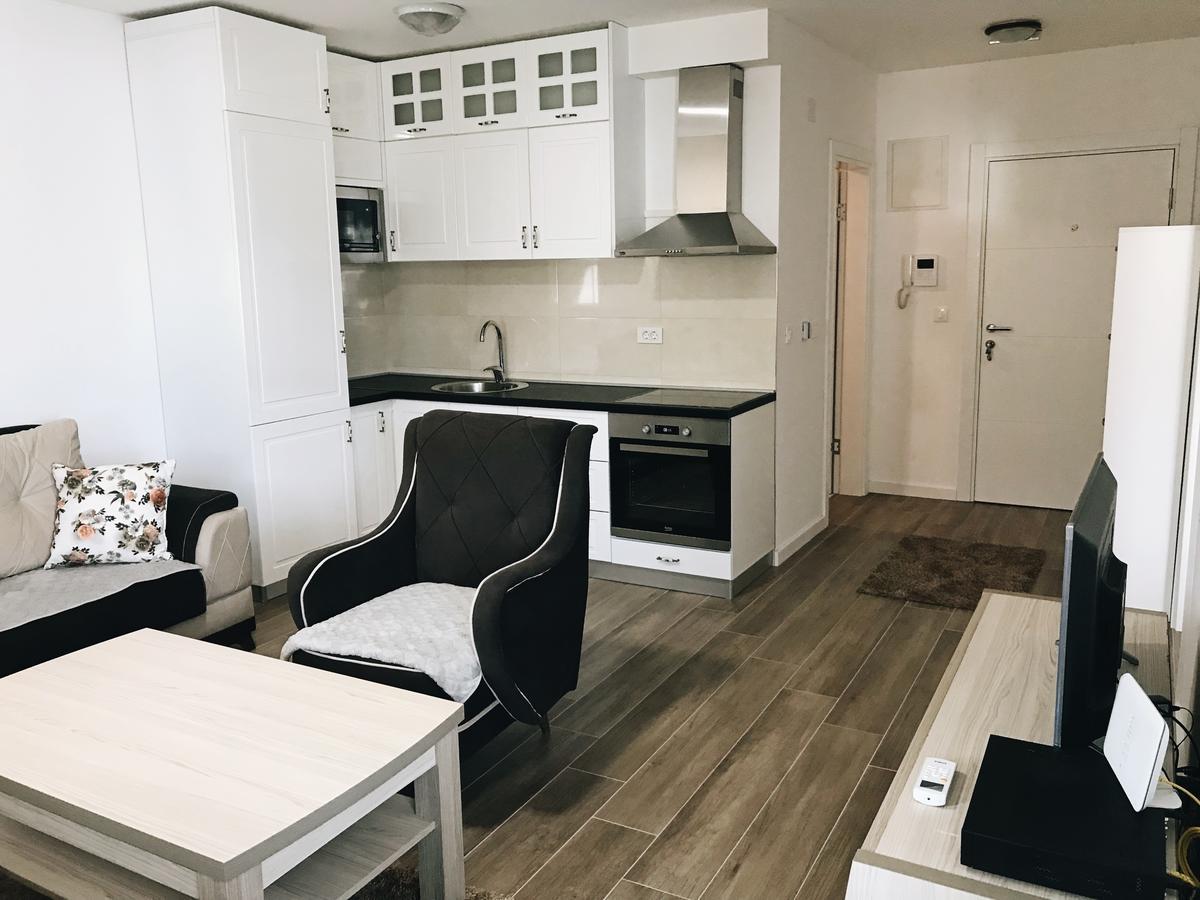 Apartmani Belma Dobra Voda Luaran gambar