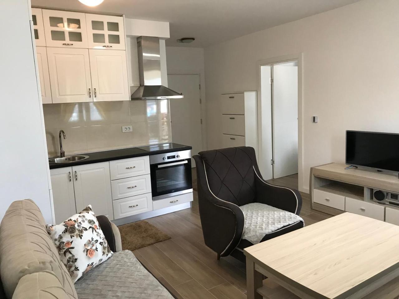 Apartmani Belma Dobra Voda Luaran gambar